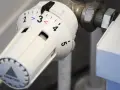 Pokrętło termostatu Danfoss ustawione na 3. To pokrętło reguluje, przy jakiej temperaturze otwiera się termostat, wpływając na ogrzewanie.