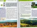 Widok na malownicze **góry Beskidy** z wiatrakiem i lasami. W oddali ruiny zamku w Rytrze.