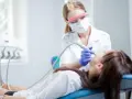 Czy można iść chorym do dentysty? Ważne informacje o ryzyku