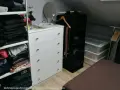 Szafa z ubraniami i komoda z szufladami. Meble Natalia producent zadbał o porządek.