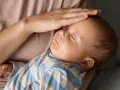 Objawy gorączki u niemowlaka – kiedy konieczna jest wizyta u lekarza?