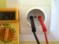 Jak zmierzyć rezystancję izolacji – uniknij niebezpieczeństw w elektryce