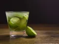 Drinki z jajkiem: Przepisy, bezpieczeństwo i sekret pianki