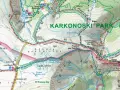Mapa Karkonoszy, części Sudetów, z zaznaczonymi szlakami, schroniskami i szczytami, w tym Śnieżką.