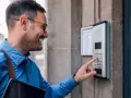 Jaki domofon do bloku? Cyfrowy, wideo, IP kompleksowy poradnik