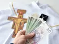 Ile dać na komunie jako gość, aby nie popełnić błędu?