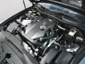 Silnik Lexus z napisem TURBO. Potężny biturbo gotowy do akcji.