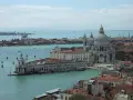 Vista panoramica di Venezia con la Basilica di Santa Maria della Salute e la Dogana da Mar.