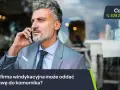 Mężczyzna w garniturze rozmawia przez telefon. Pytanie brzmi: "Czy firma windykacyjna może oddać sprawę do komornika?".