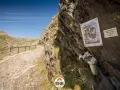Un ricordo commovente sul passo Gavia, dove un tempo un autocarro precipitò. Un luogo suggestivo per un viaggio in moto.