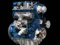 Błękitny silnik 1.6 Ecoboost z turbosprężarką i paskiem rozrządu, gotowy do pracy.