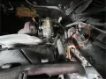 Wtyczka czujnika zaznaczona na czerwono, potencjalny problem z dtc p1335 ford.