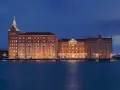 Hilton Molino Stucky Venezia: Lusso, Storia e Vista Panoramica