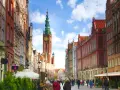 Spacer po Długiej w Gdańsku. Warto zobaczyć Ratusz Głównego Miasta i kolorowe kamienice.