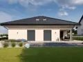 Nowoczesny dom z jasną elewacją i ciemnym dachem o kącie nachylenia 25 stopni. Na tarasie huśtawka i donice.