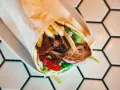 Pizza czy kebab co zdrowsze? Odkryj, co naprawdę wybierać!