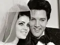 Priscilla Presley und Elvis Presley an ihrem Hochzeitstag. Ihre spätere Priscilla Presley Scheidung war ein trauriges Ende für diese Liebe.