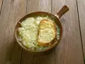 Sopa de Ceba: El Secreto Catalán para una Receta Inolvidable