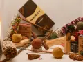 Palo santo, kadzidełka i kulki zapachowe. Jak zgasic kadzidlo? Wystarczy je zdmuchnąć lub przycisnąć do niepalnej powierzchni.