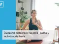 Kobieta w pozycji medytacyjnej, z dłońmi na klatce piersiowej, praktykuje ćwiczenia oddechowe na stres.