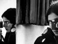 Tina Modotti, artystka i fotografka, w lustrzanym odbiciu uchwyciła siebie z aparatem.