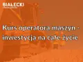 Kurs na spycharki w Ośrodku Szkolenia BIAŁECKI to inwestycja na całe życie. Dwie osoby w kaskach i kamizelkach stoją obok potężnej maszyny budowlanej.