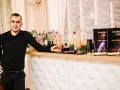Ile kosztuje barman na 18? Pełny cennik i jak uniknąć ukrytych kosztów