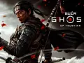 Jin Sakai, protagonista de la **guía Ghost of Tsushima**, con armadura samurái y arco. Hojas rojas flotan en el aire.
