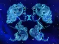 Dwie stylizowane głowy patrzą na siebie, symbolizując gemini znak zodiaku. Neonowe linie tworzą ich rysy na tle nocnego nieba.