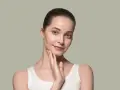 Mgiełka rozświetlająca: Ranking, wybór i efekt glass skin