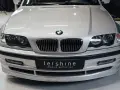 Silver BMW med "tersine swedish perfection" emblem. Perfekt för lahega kallavfettning.