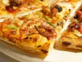 Ile kalorii ma pizza? Zaskakujące różnice w kaloryczności!