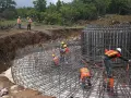 Jak długo trzymać beton w szalunku, aby uniknąć pęknięć?