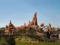 Big Thunder Mountain Railroad w Disneylandzie, idealne miejsce na niezapomniane przygody po zakupie biletów.