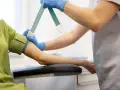 Koszt badania witaminy B12: NFZ, objawy i jak się przygotować?
