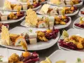 Catering: Ile za osobę? Poznaj realne ceny i uniknij pułapek