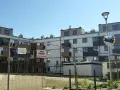 Nowe bloki, ogrodzenie i tabliczki "teren prywatny". Czy to już patodeweloperka?