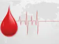 Kropla krwi i EKG na tle mapy świata. Symbolizuje to globalne znaczenie transfuzji i potrzebę pomocy, zwłaszcza gdy w grę wchodzą najrzadsze grupy krwi.
