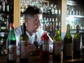 Ile zarabia barman w klubie? Zaskakujące fakty o wynagrodzeniach