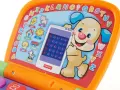 Kolorowy Fisher Price laptop z pieskiem i literkami. Uczy dzieci alfabetu i słówek.