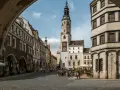 Rynek w Görlitz, z charakterystyczną wieżą ratuszową i zabytkowymi kamienicami, to główne atrakcje miasta.