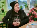 Tomasz Pukacki, lider zespołu, w czapce z napisem "AC/DC DRINK".