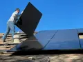 Montaż paneli fotowoltaicznych na dachu. Sprawdź aktualne fotowoltaika ceny i zainwestuj w zieloną energię.