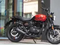 Royal Enfield Hunter 350, pronta a sfrecciare. La sua velocità massima è un invito all'avventura urbana.