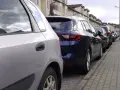 Mandat za parkowanie na chodniku – ile zapłacisz za wykroczenie?