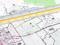 Plan zagospodarowania przestrzennego online: szczegółowe mapy z podziałem na działki i oznaczeniami stref, linijka geodezyjna do pomiarów.