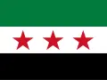 Flaga Syrii: trzy czerwone gwiazdy na białym pasie, między zielonym a czarnym pasem.