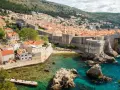 Dubrovnik, con le sue mura imponenti e il mare cristallino, è un must per chi cerca cosa vedere in Croazia.