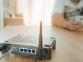 Jak poprawić zasięg Wi-Fi w domu i uniknąć słabego sygnału