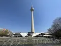 Fernsehturm und Brunnen am Alexanderplatz, ein Muss, wenn man cosa vedere a Berlino sucht.